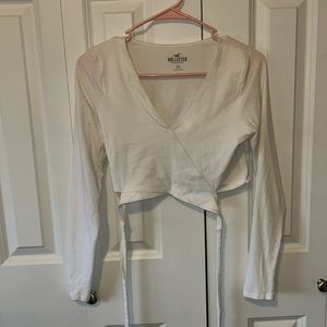 Hollister Wrap Around Long Sleeve
